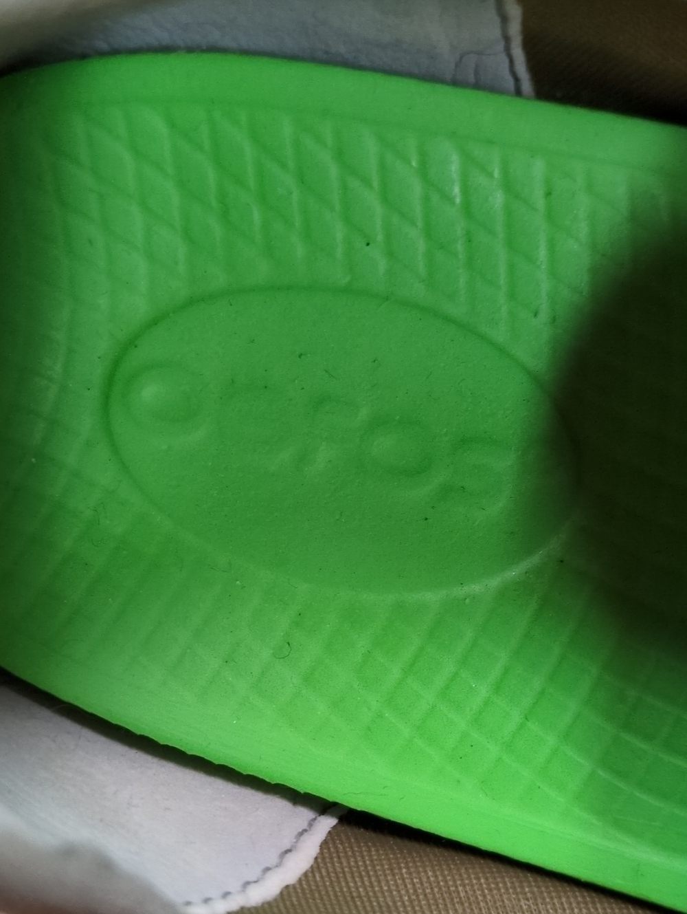 OOFOS OOmg EeZee Low Shoe Green Camo Womens Size 9 - Picture 9 of 11